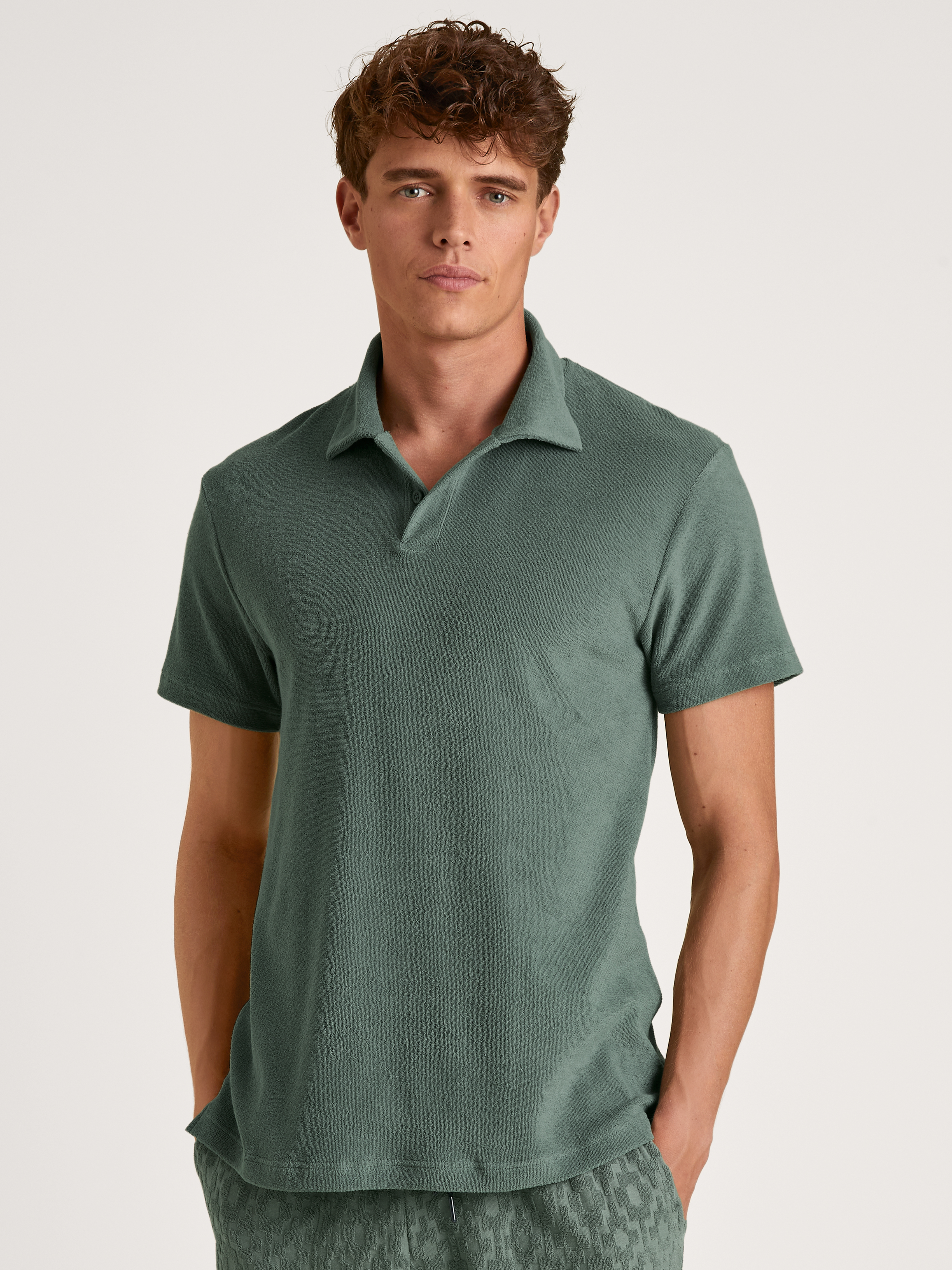 HERREN T-Shirt, laurel green